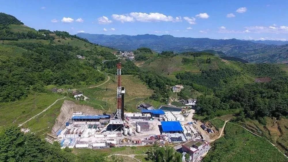 开发 | 泸州页岩气区块首个建产平台开始拉链式储层改造施工